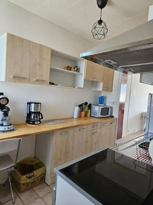 Appartement Tres Lumineux Calme Avec Parking Privatif Cahors Apartment